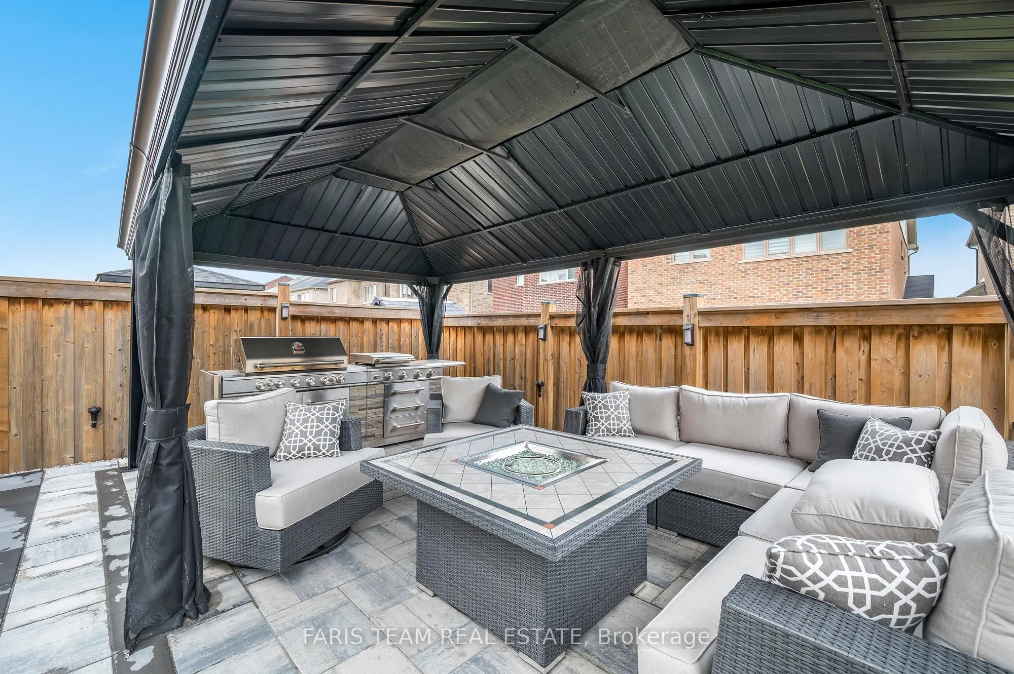 1464 Farrow Crescent