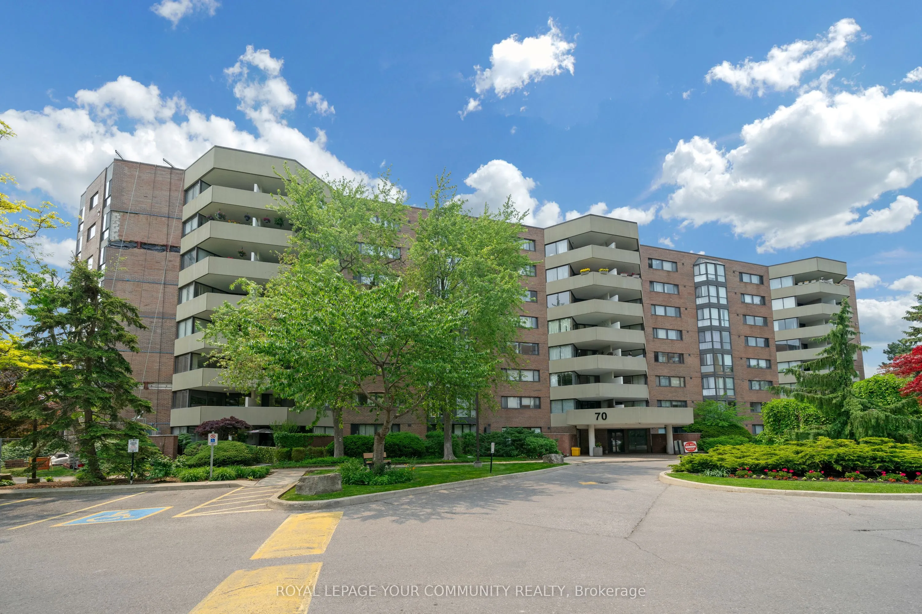 70 Baif Boulevard, #811