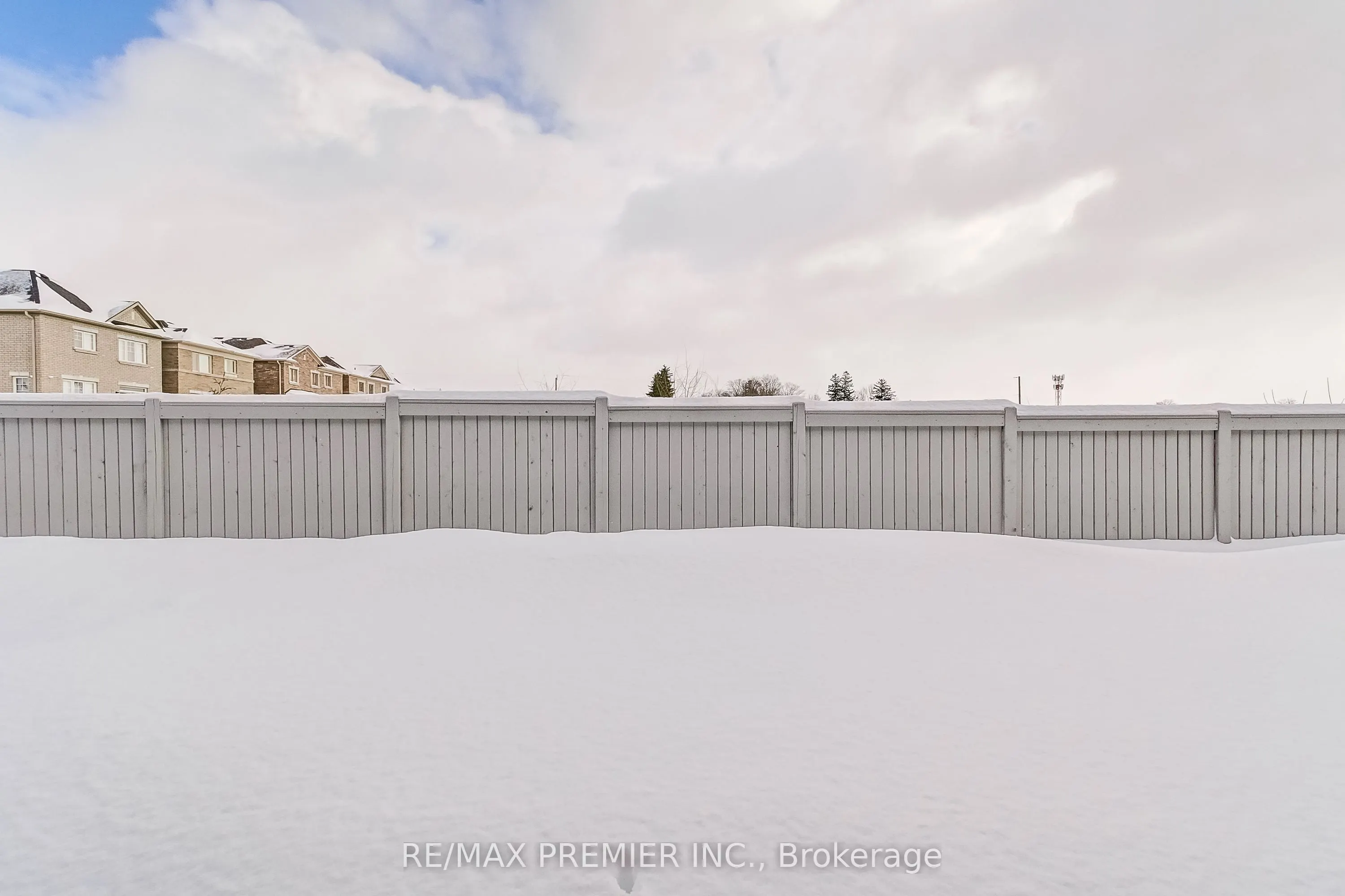 374 Boundary Boulevard