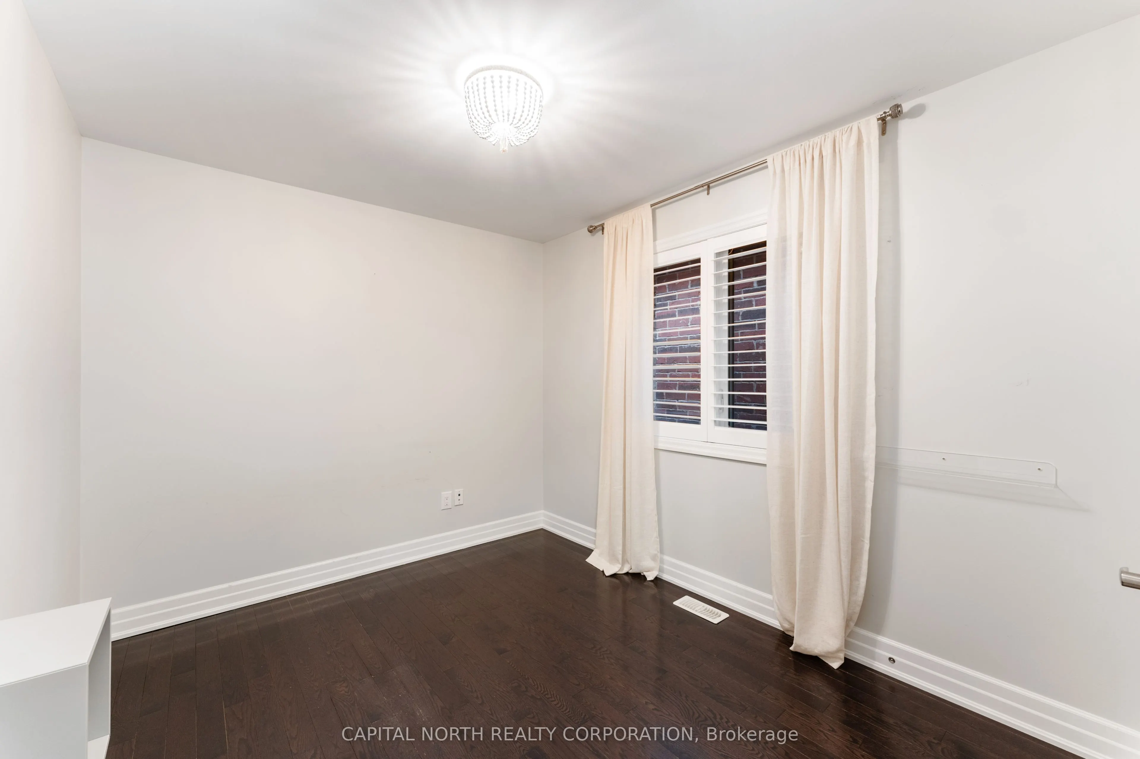 64 Alex Campbell Crescent