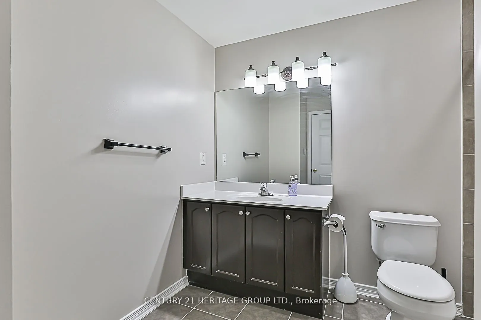 8 Maison Parc Court, #305