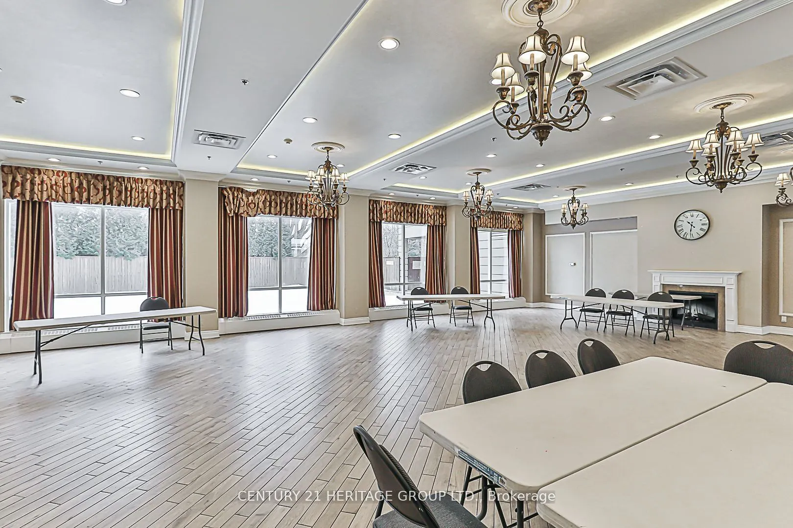 8 Maison Parc Court, #305