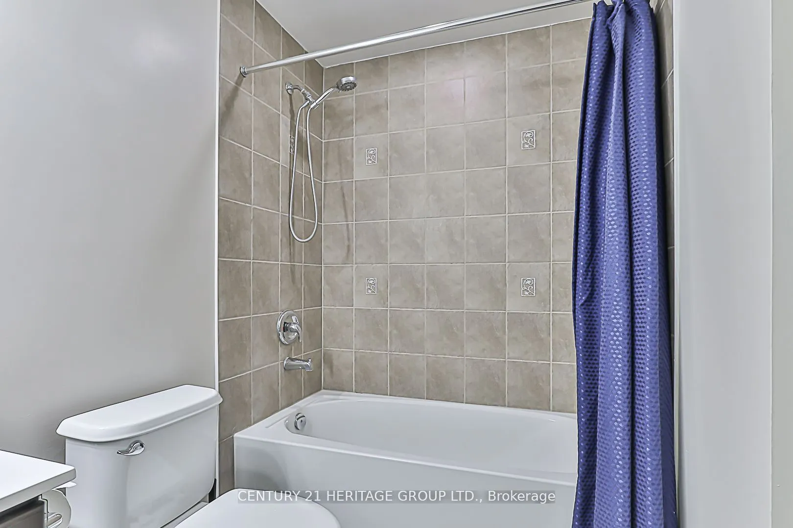 8 Maison Parc Court, #305