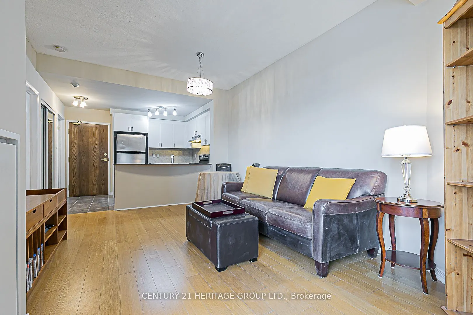 8 Maison Parc Court, #305