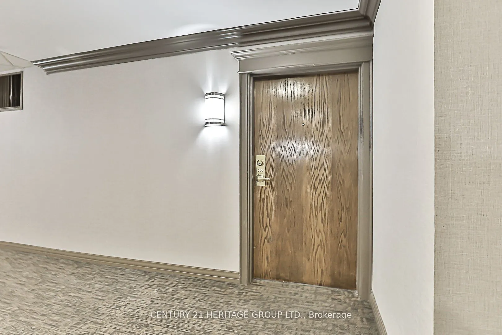 8 Maison Parc Court, #305