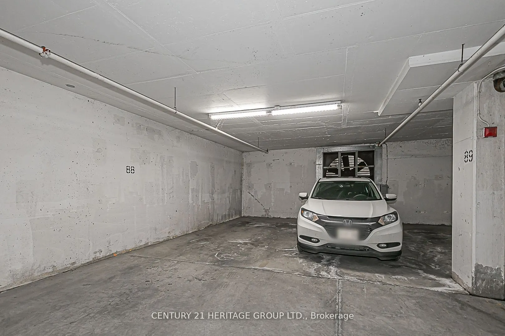 8 Maison Parc Court, #305