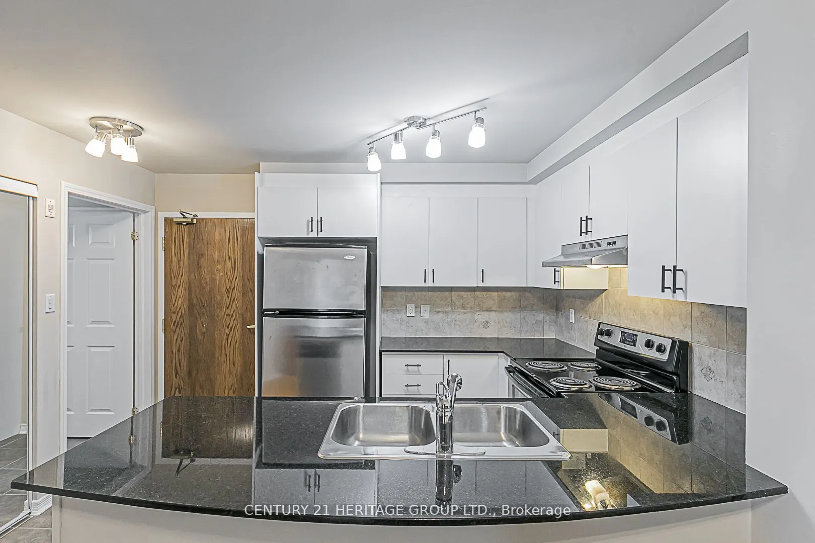 8 Maison Parc Court, #305