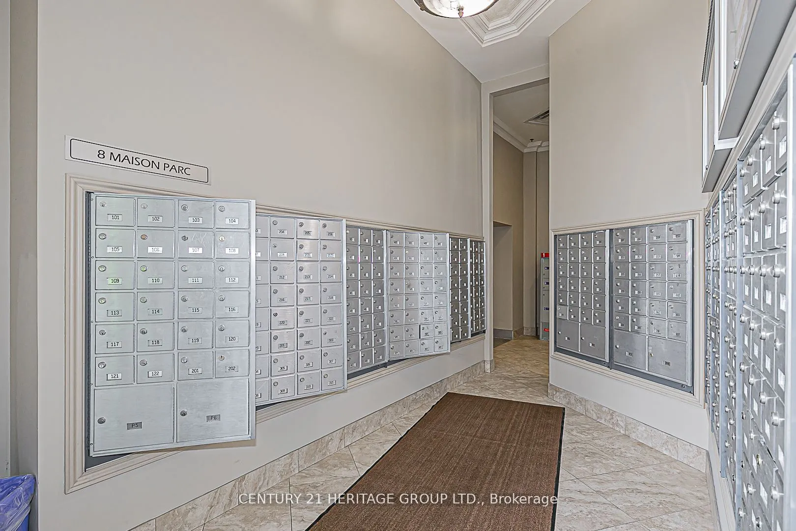 8 Maison Parc Court, #305