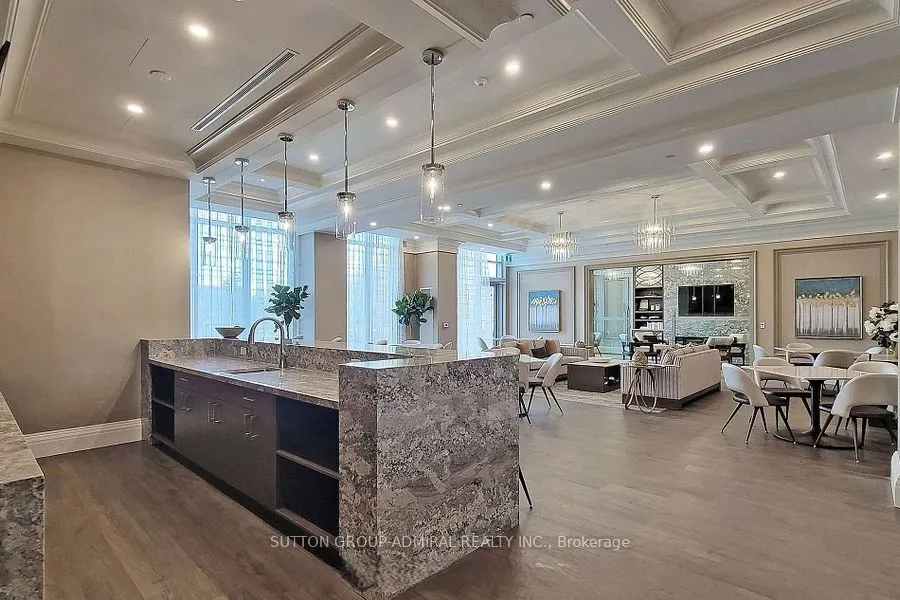10 Gatineau Drive, #716