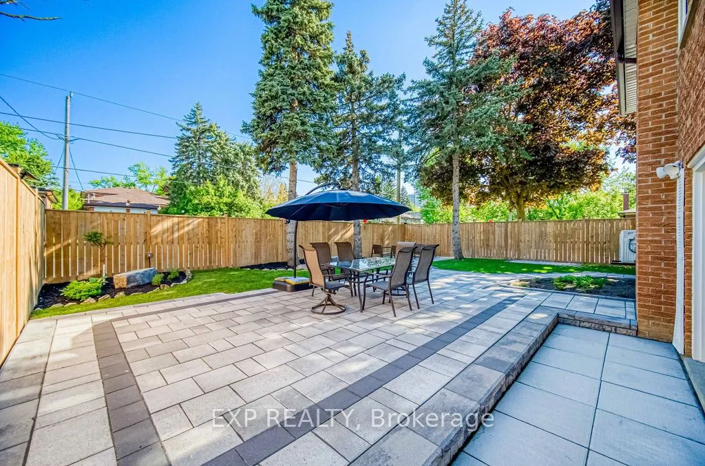 11 Lillian Avenue