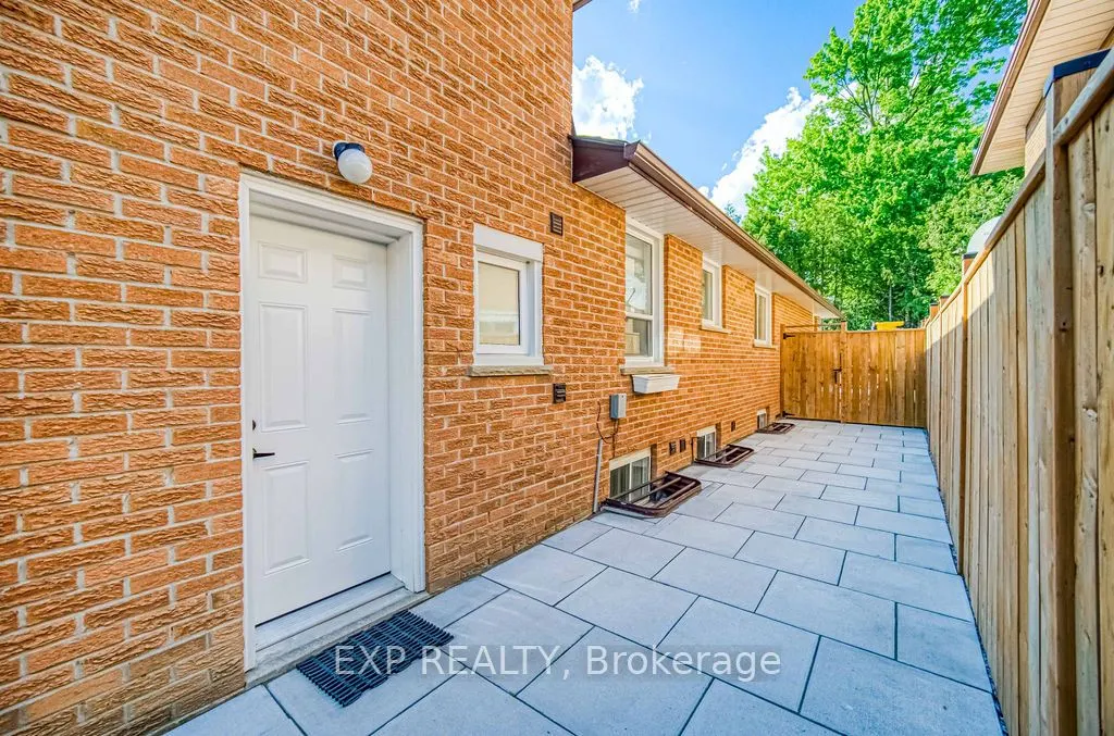 11 Lillian Avenue
