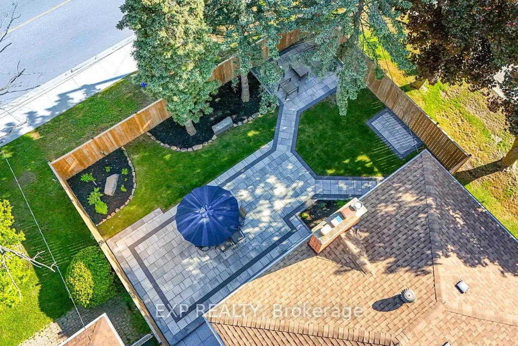 11 Lillian Avenue