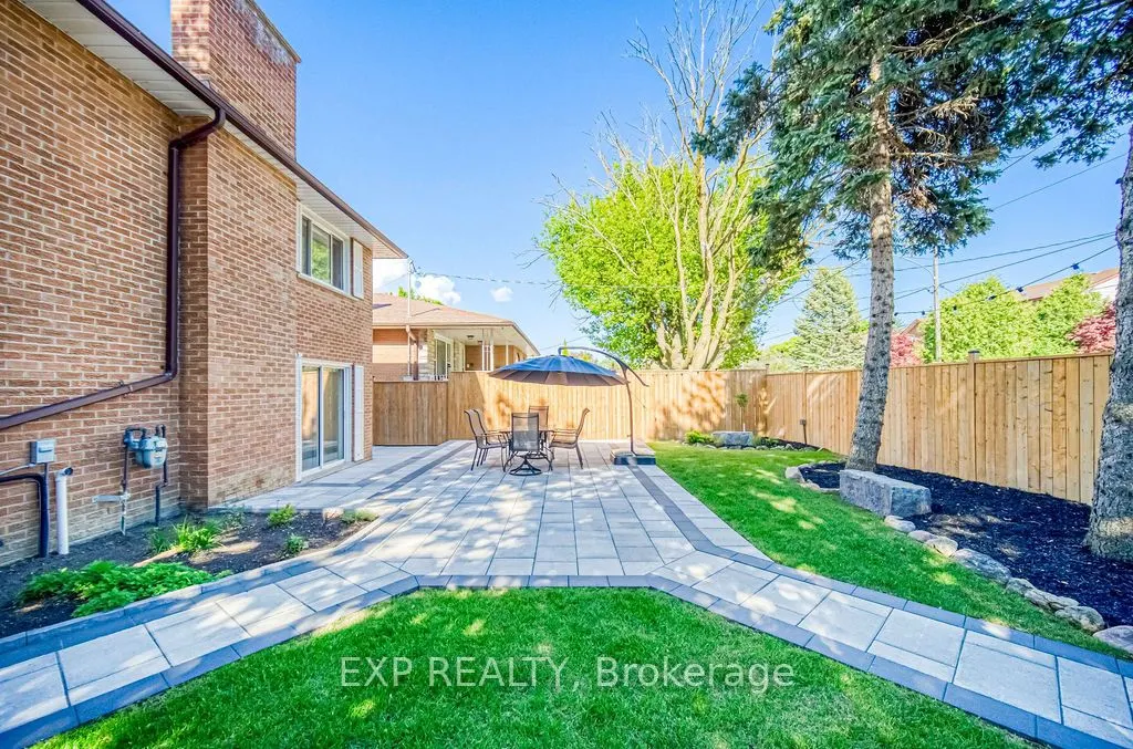 11 Lillian Avenue