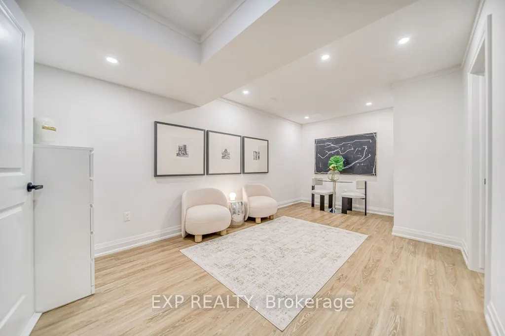 11 Lillian Avenue