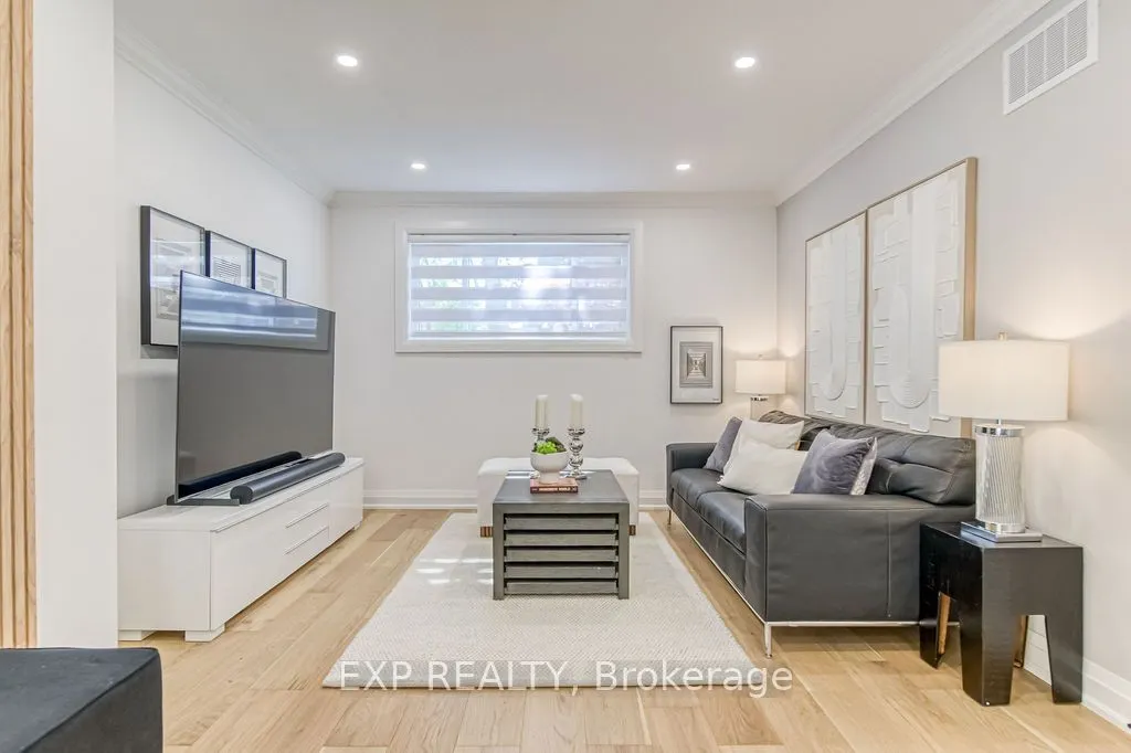 11 Lillian Avenue