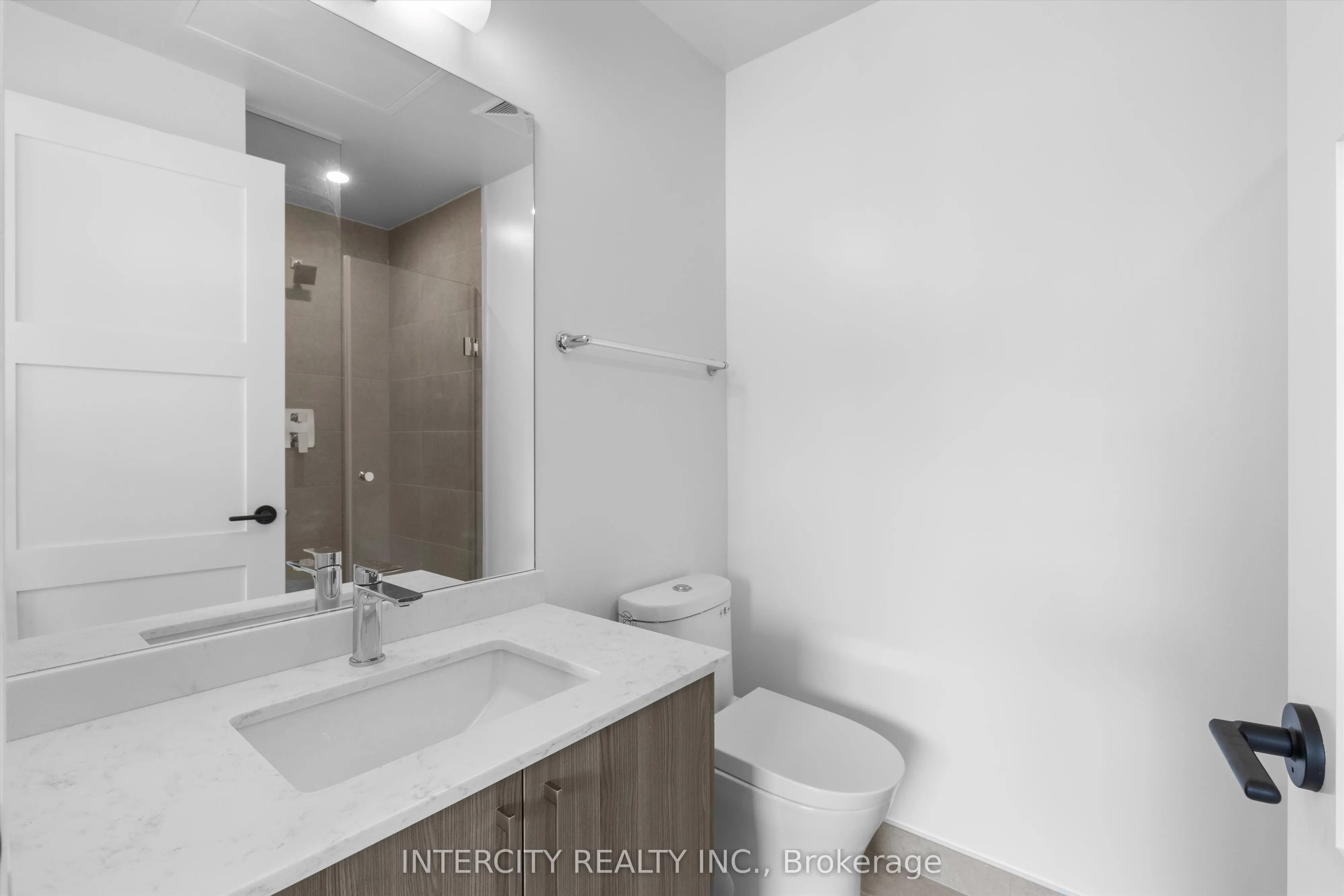 2075 King Road, #252