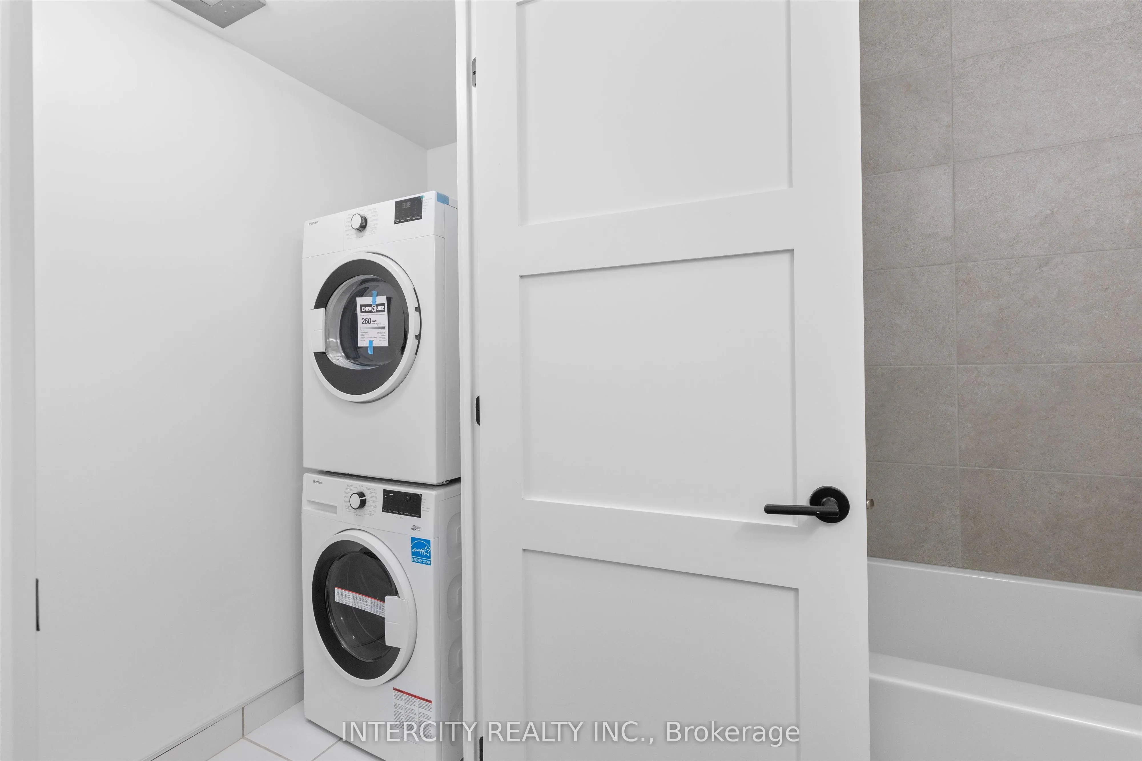 2075 King Road, #252