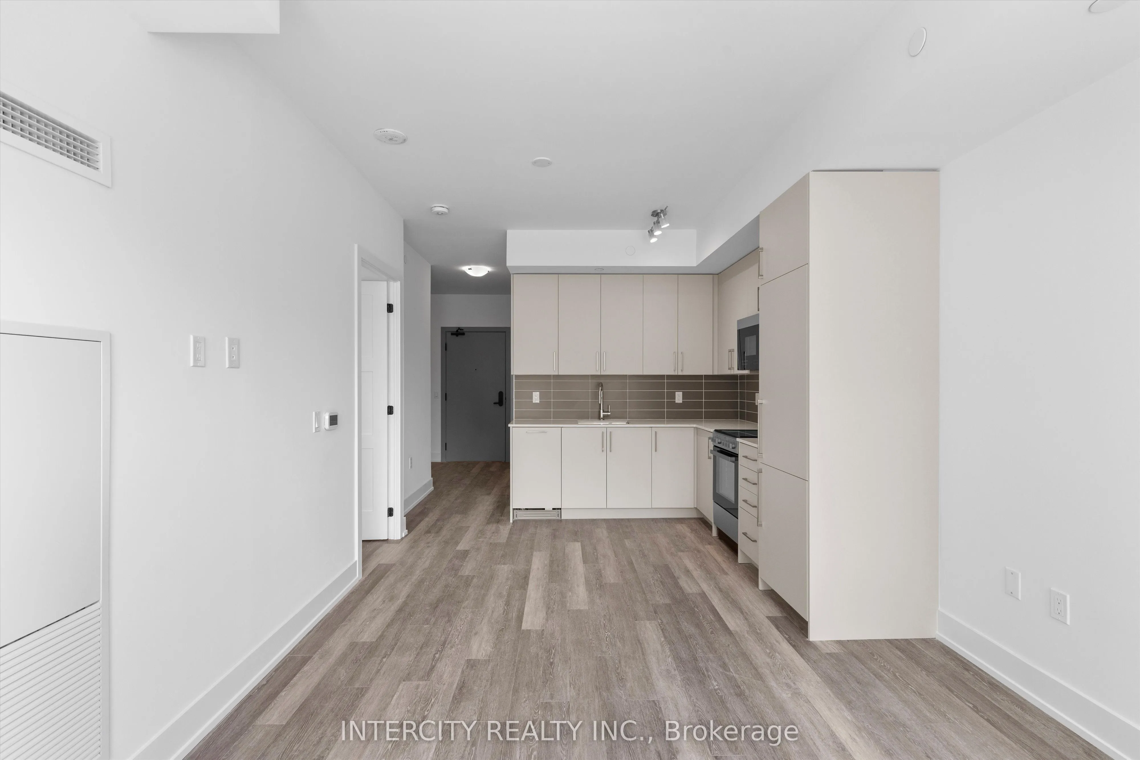 2075 King Road, #252