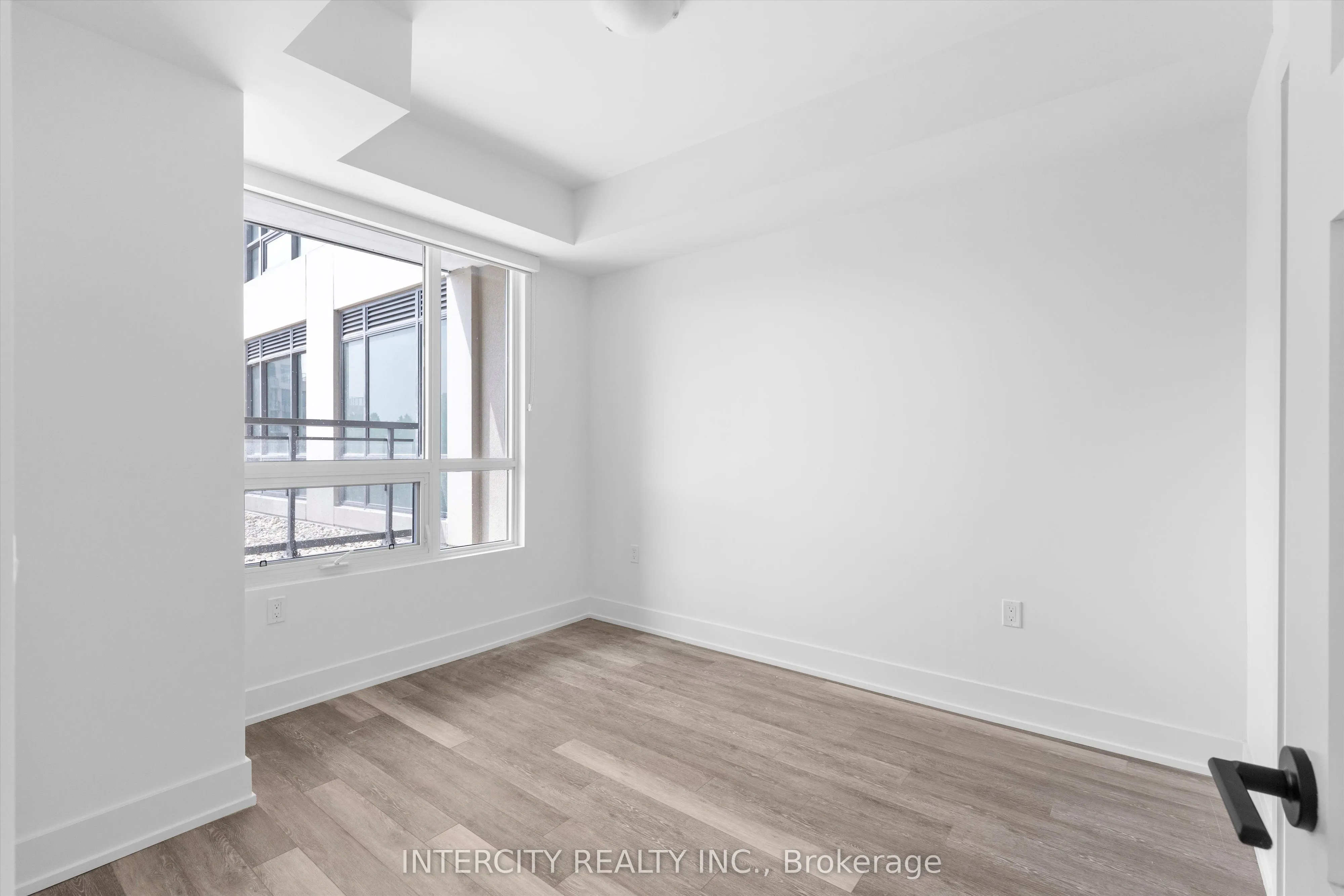 2075 King Road, #252