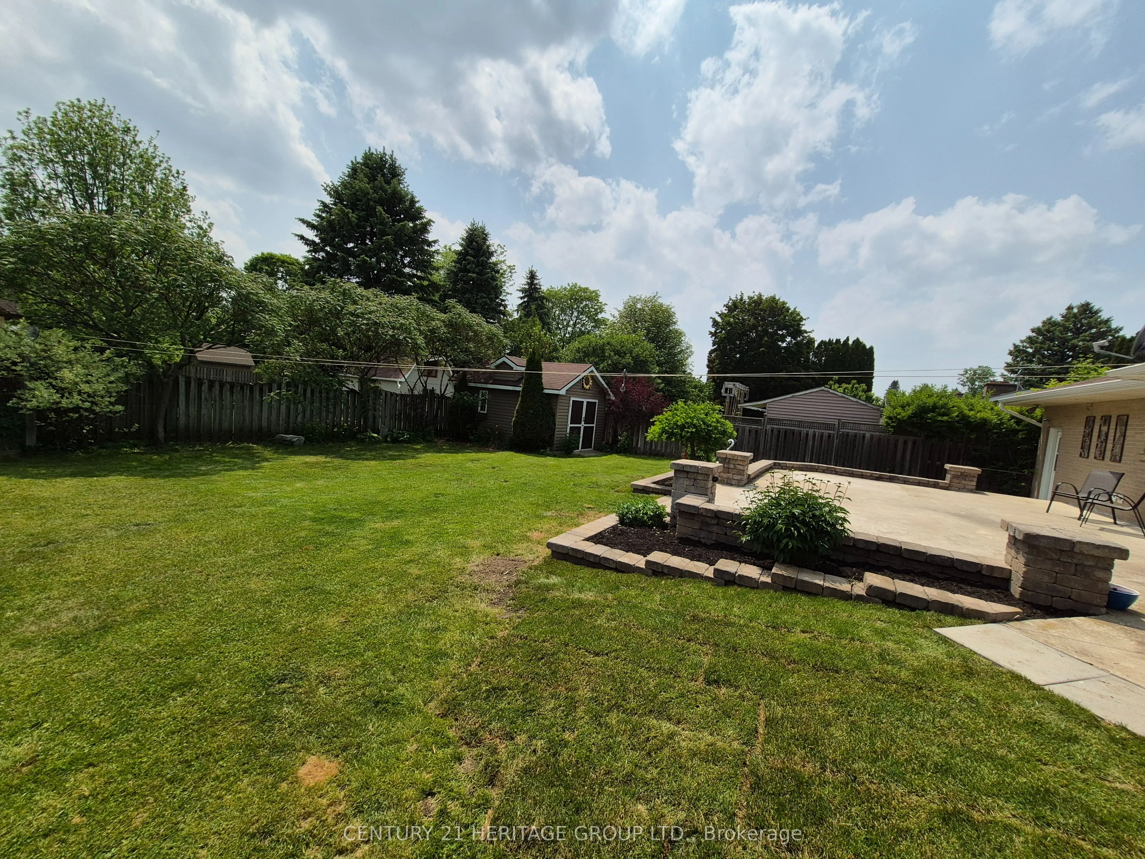 391 VICTORIA Street E