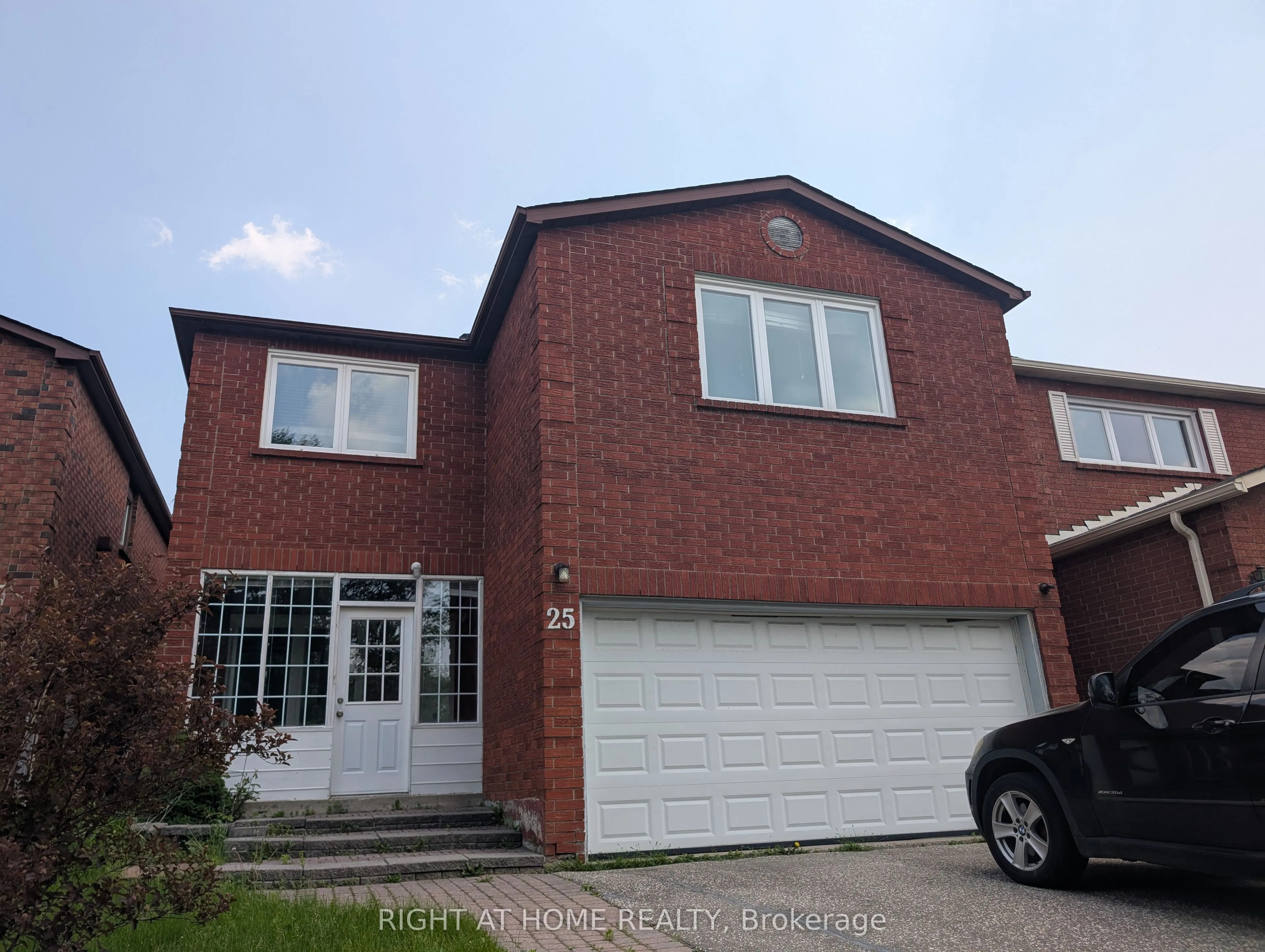 25 Thomas Henry Road