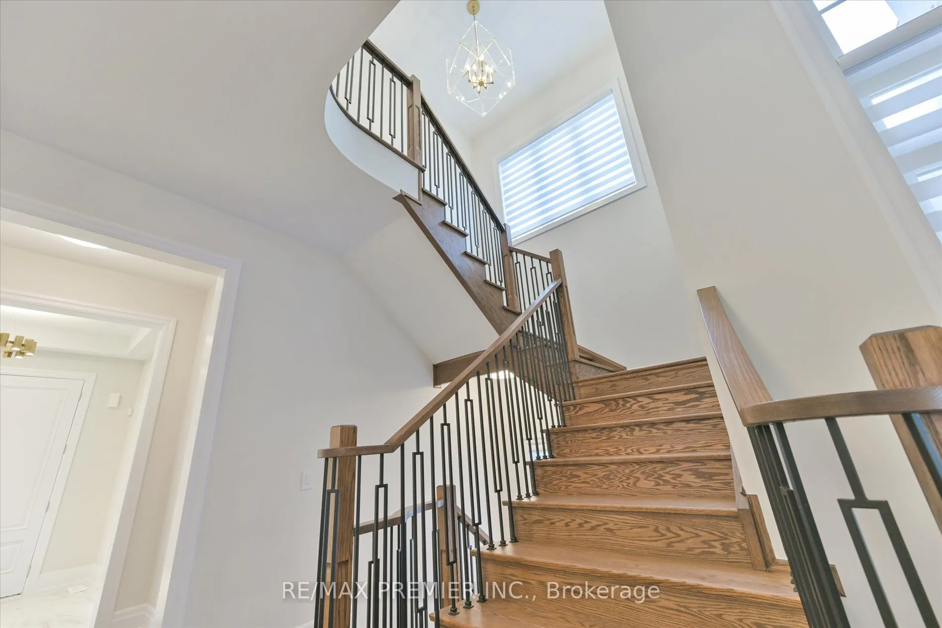 94 Sunny Acre Crescent