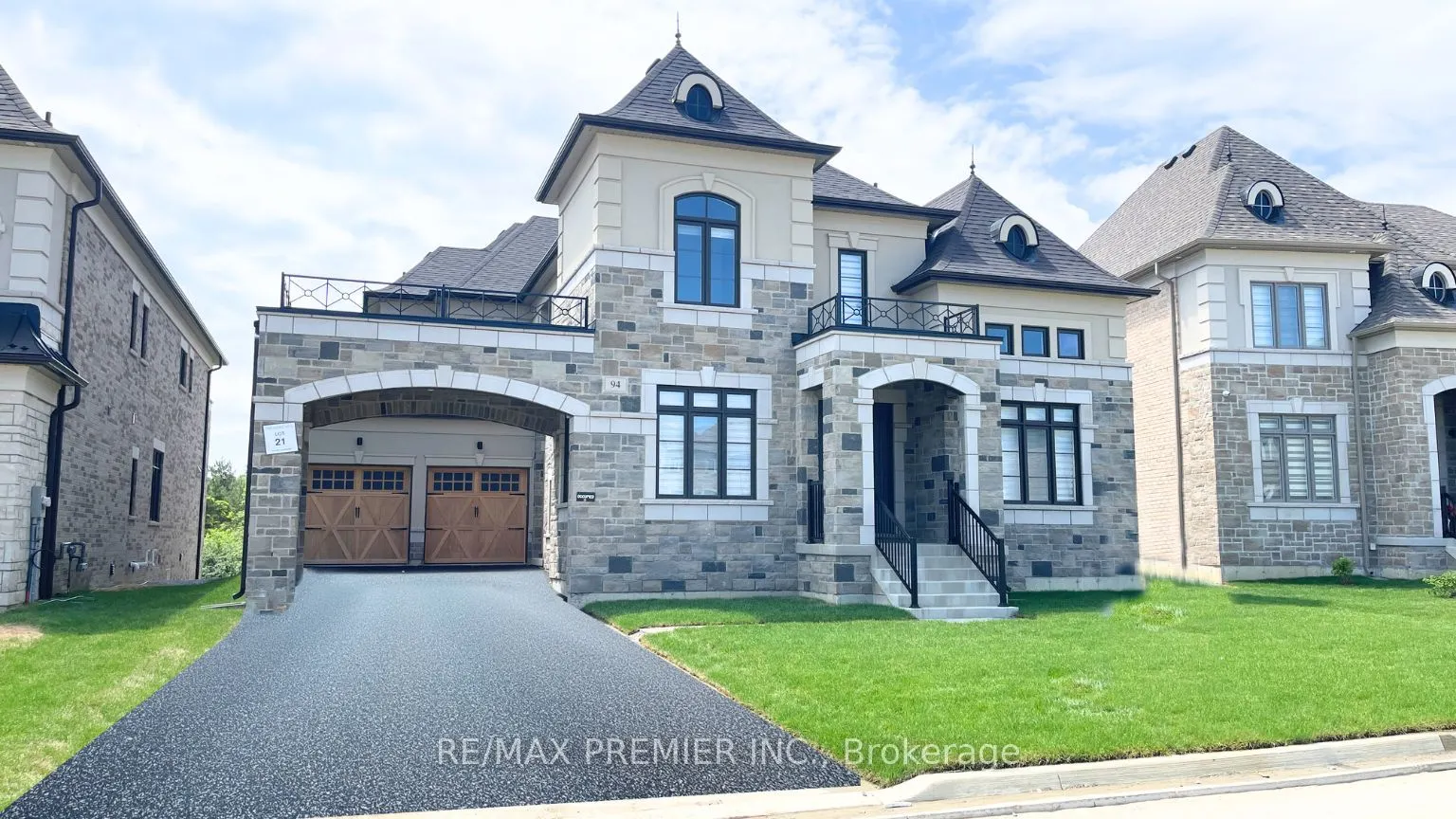94 Sunny Acre Crescent