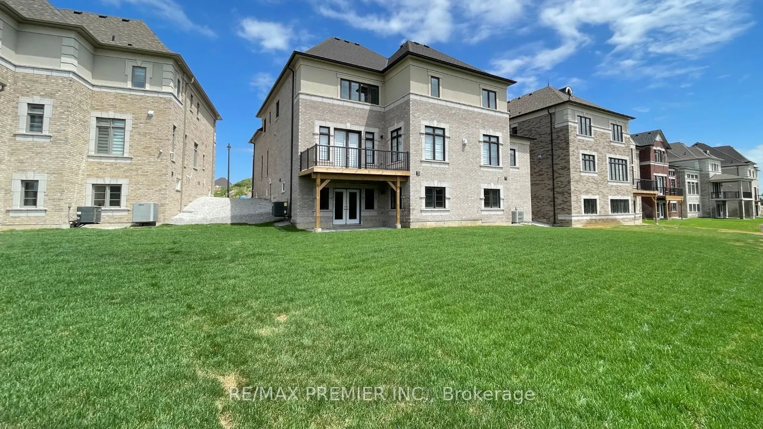 94 Sunny Acre Crescent
