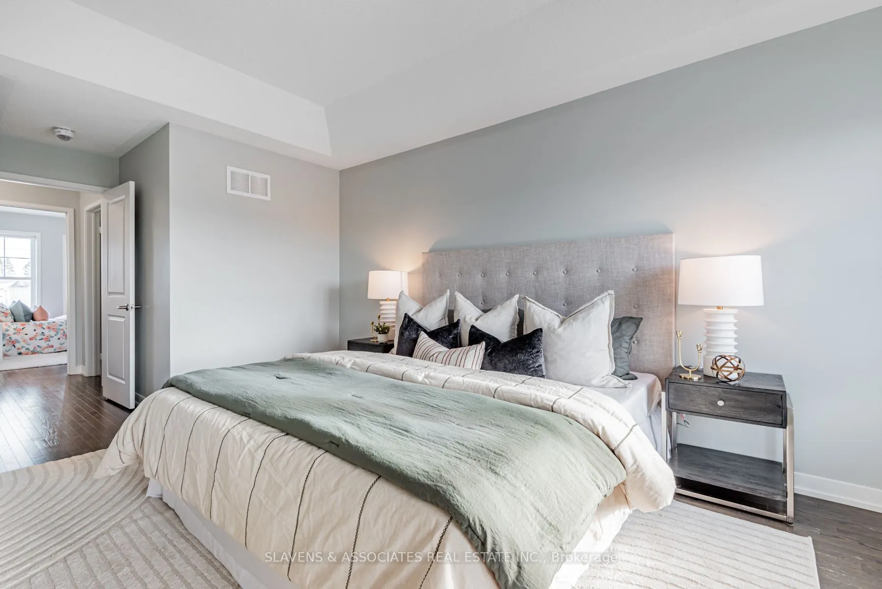 10610 Bathurst Street