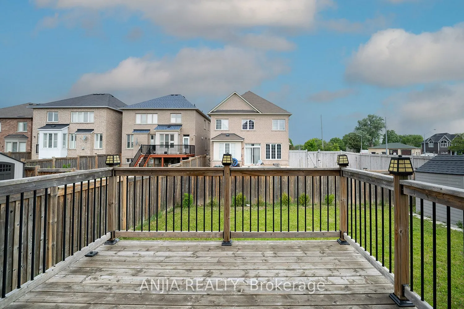 68 Lucida Court