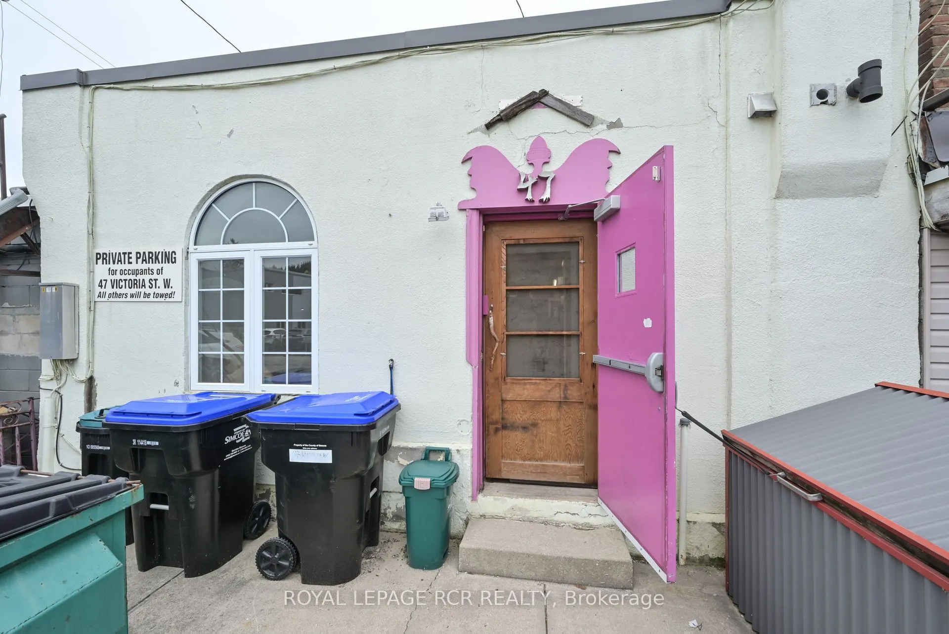 47 Victoria Street W