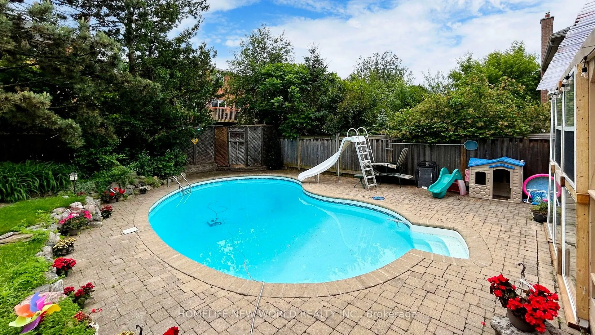 33 Beatty Crescent