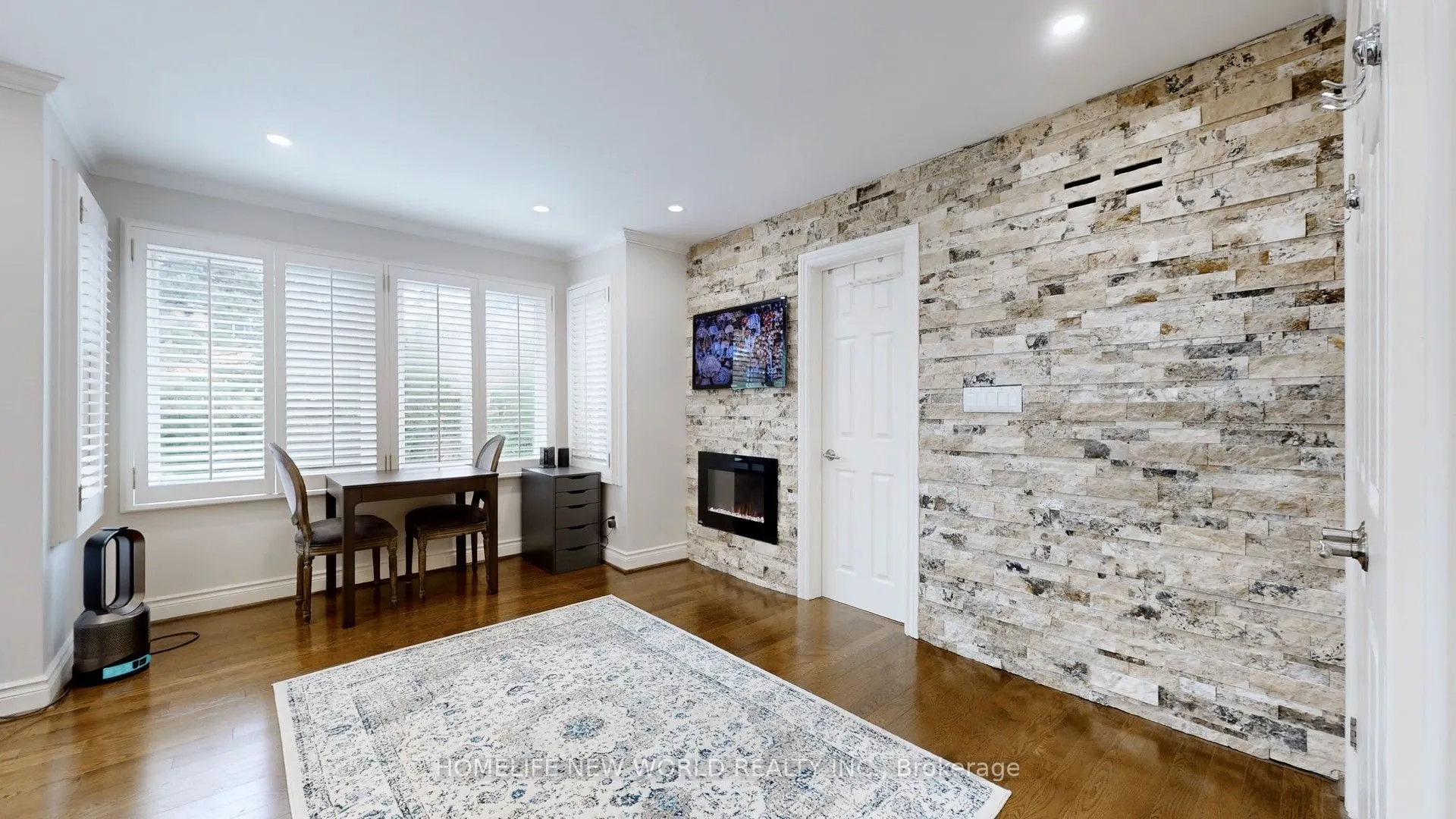 33 Beatty Crescent