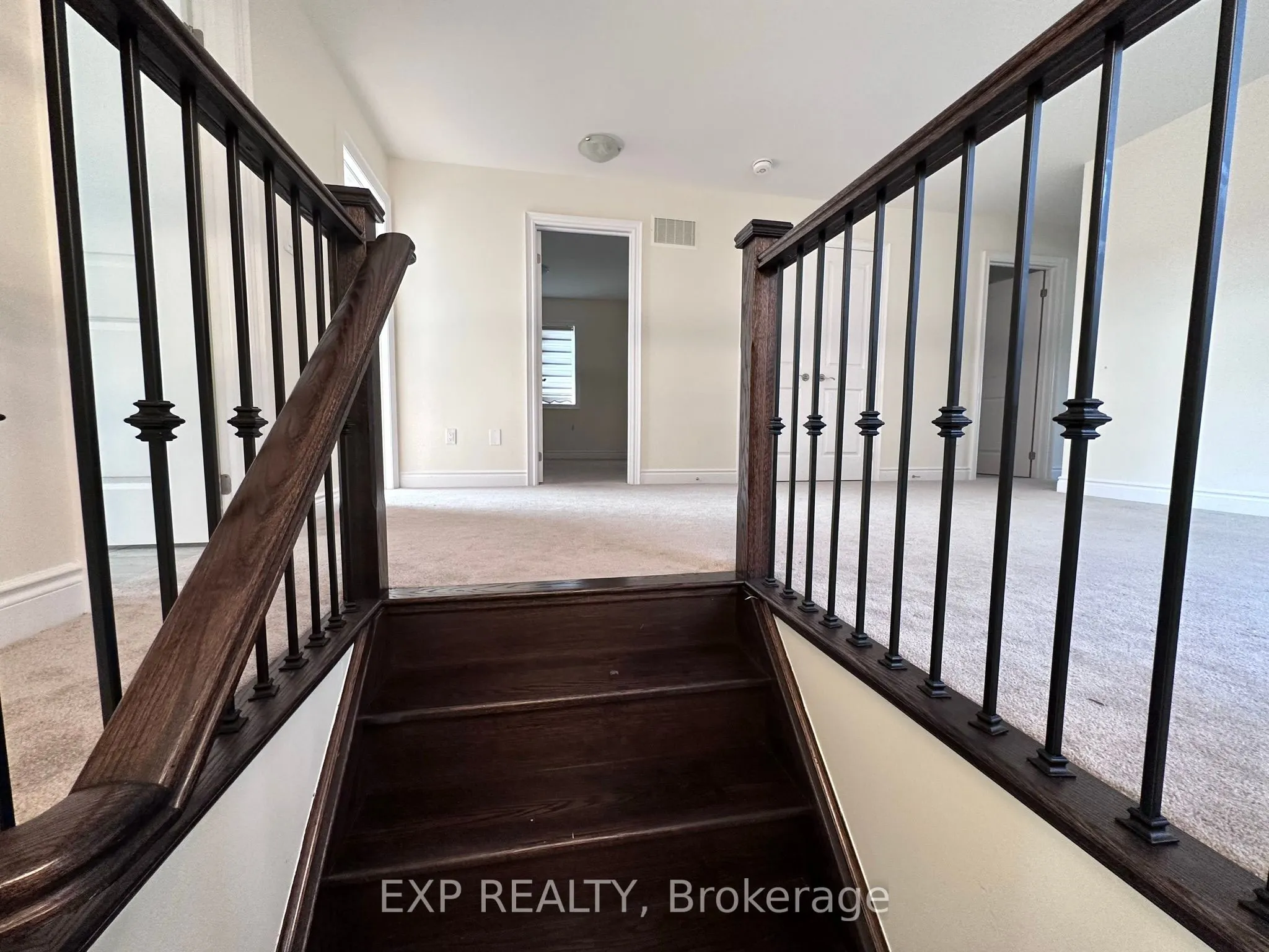 31 Lorne Thomas Place