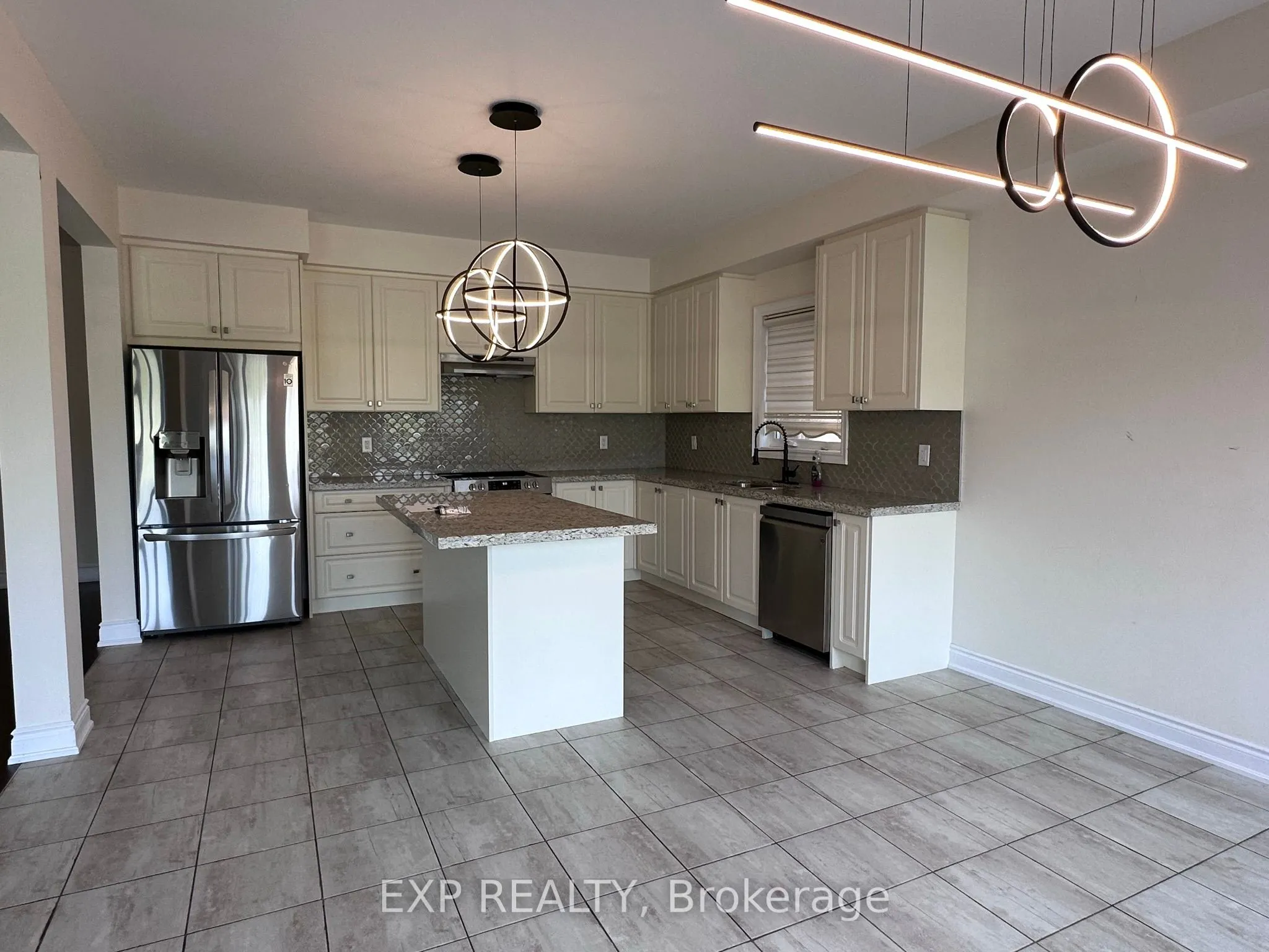 31 Lorne Thomas Place