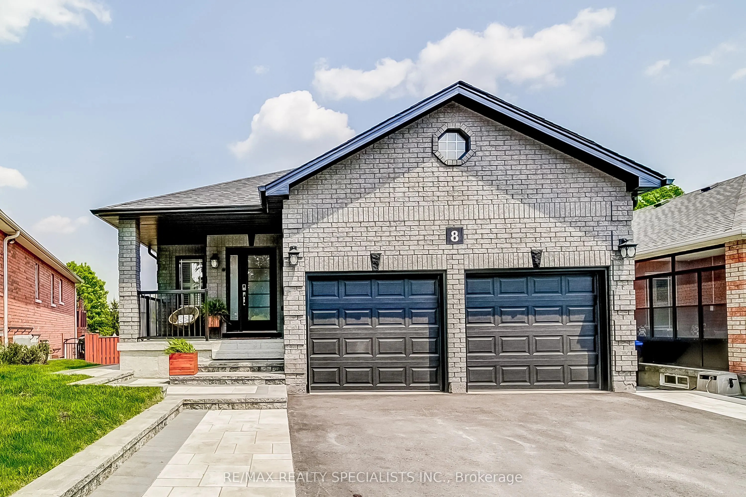8 Wyman Crescent