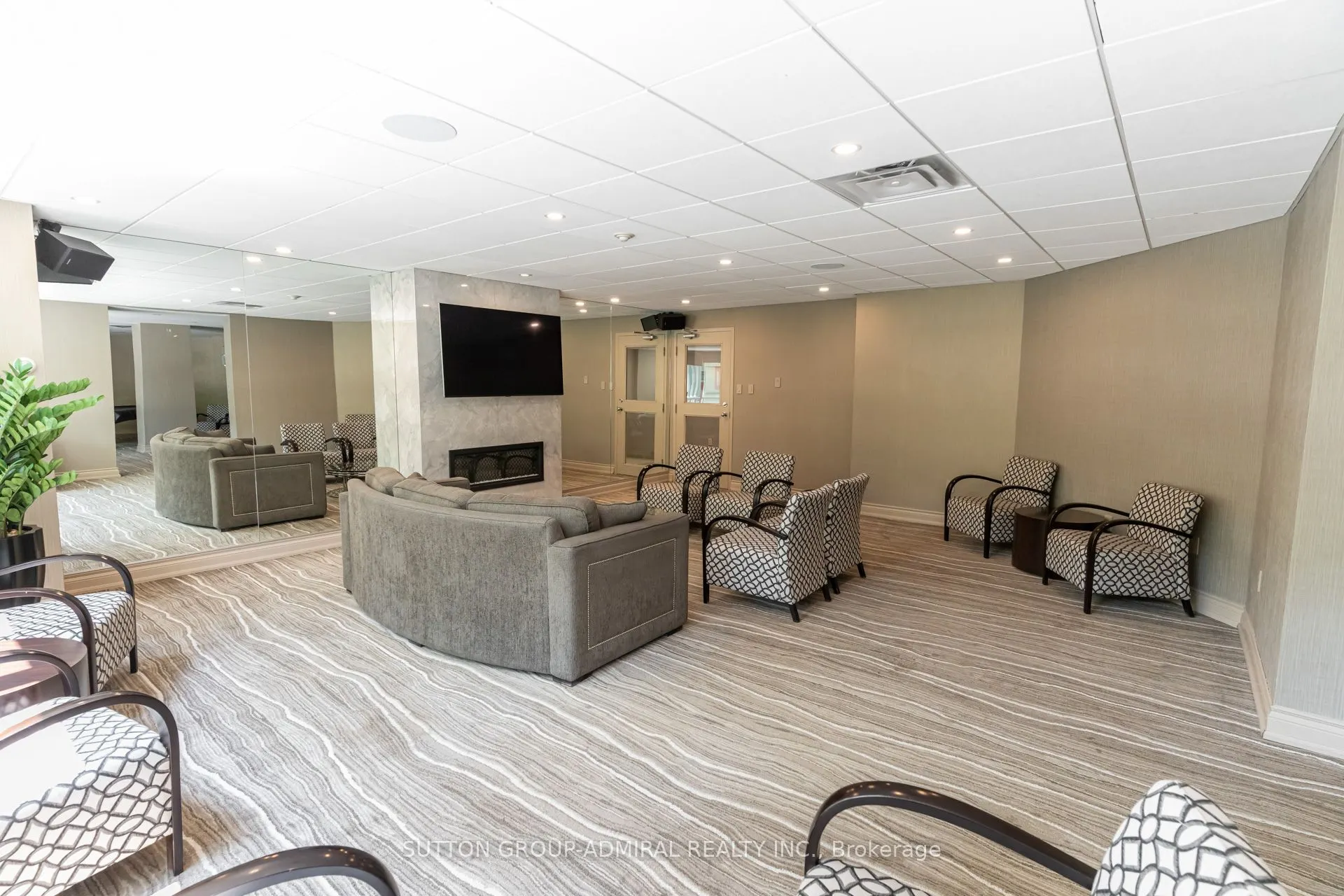 7250 Yonge Street, #311