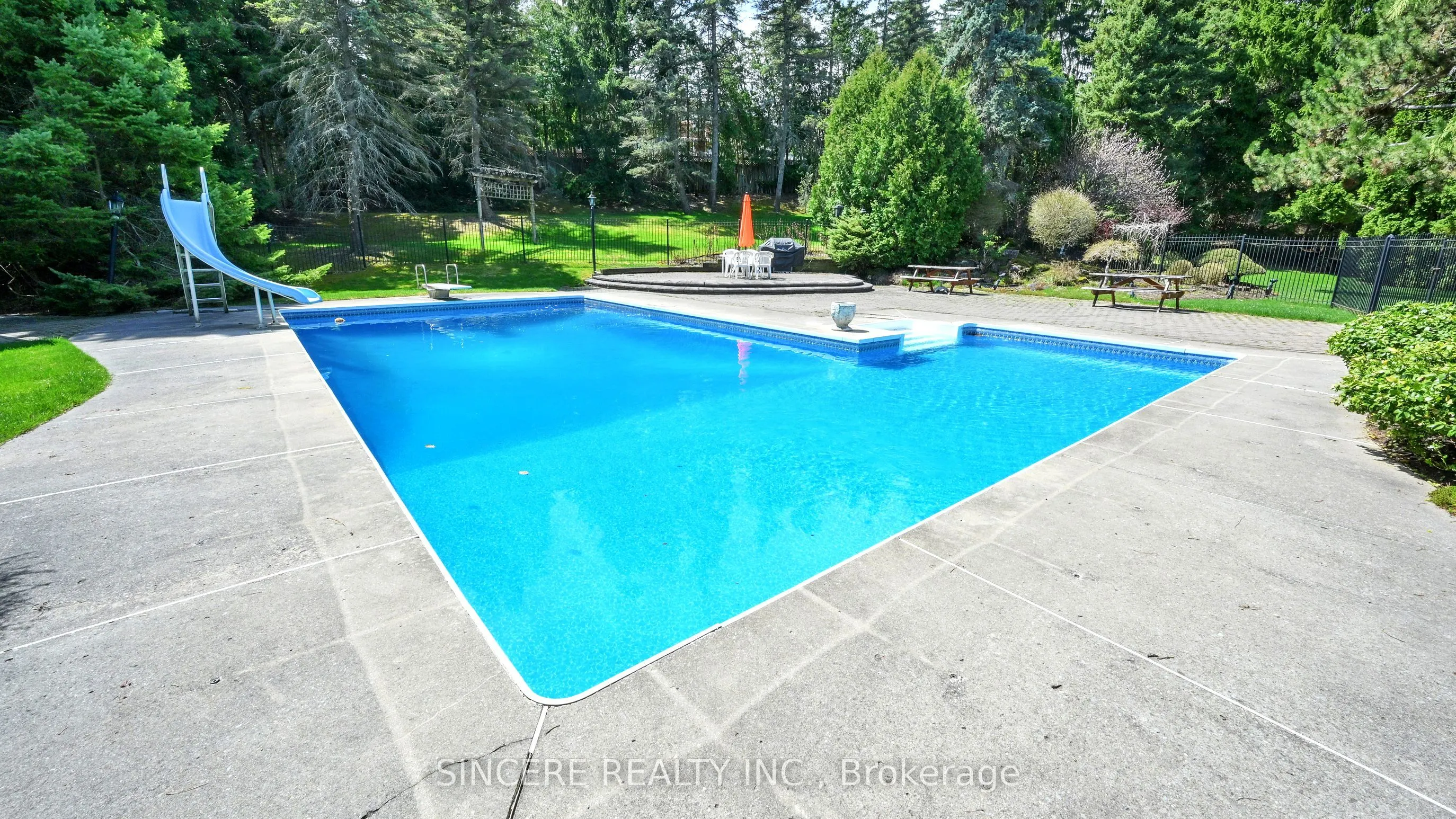 27 Country Estates Drive