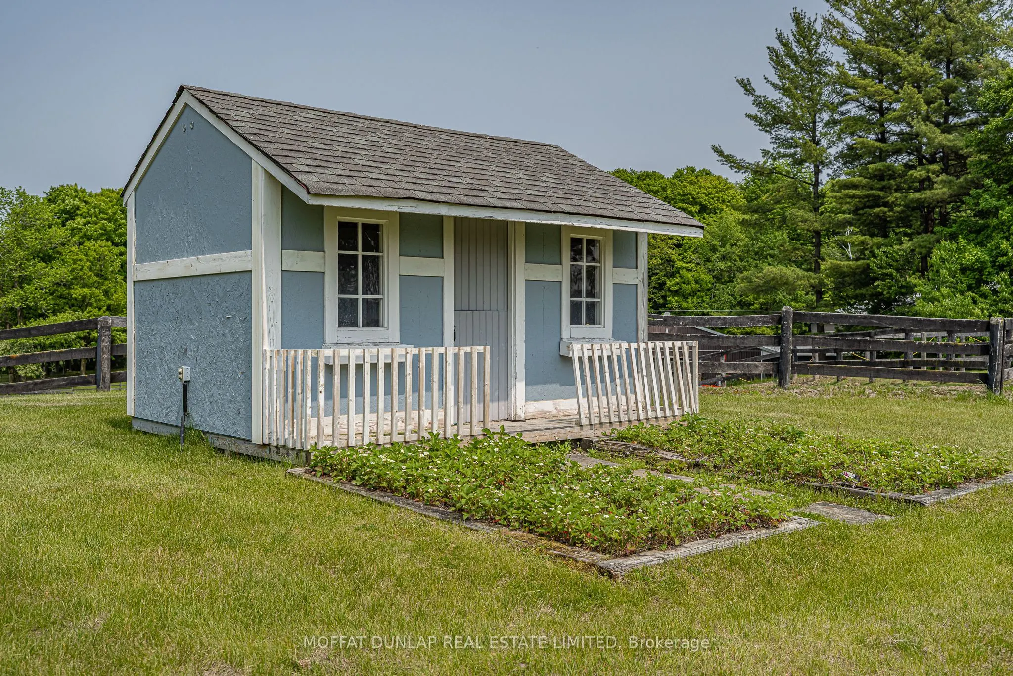 2105-2065 19th Side Road