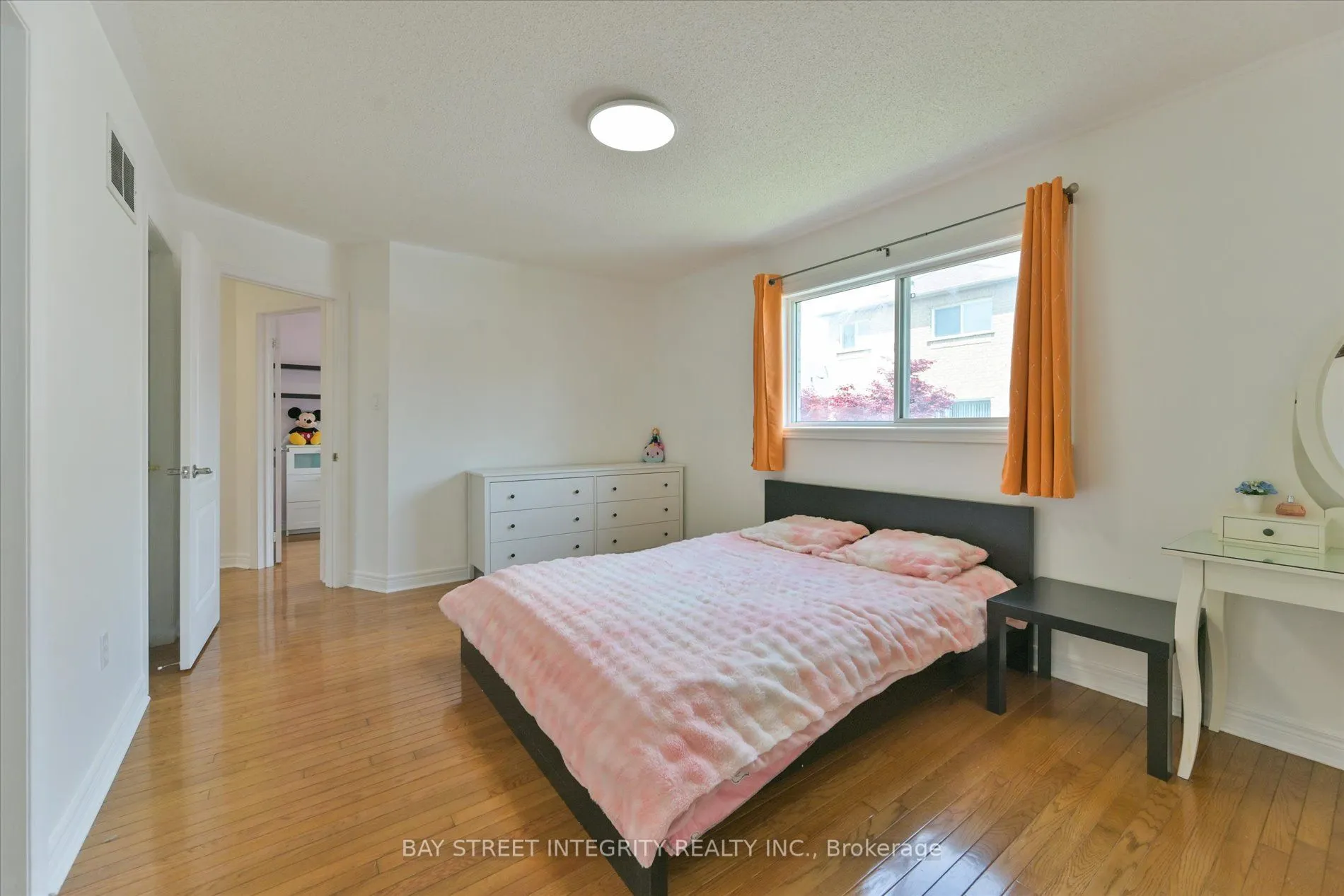 32 Sail Crescent