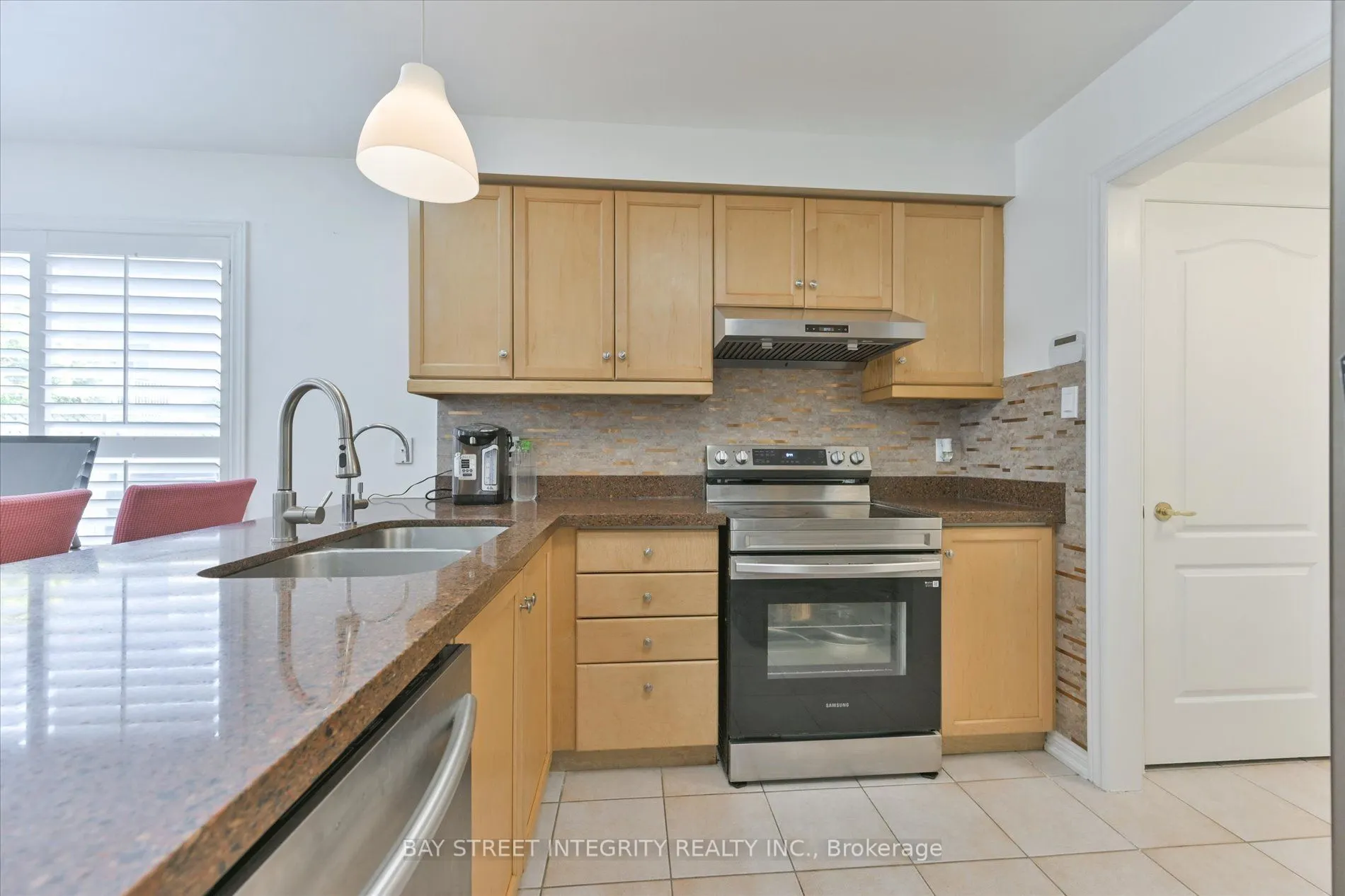 32 Sail Crescent