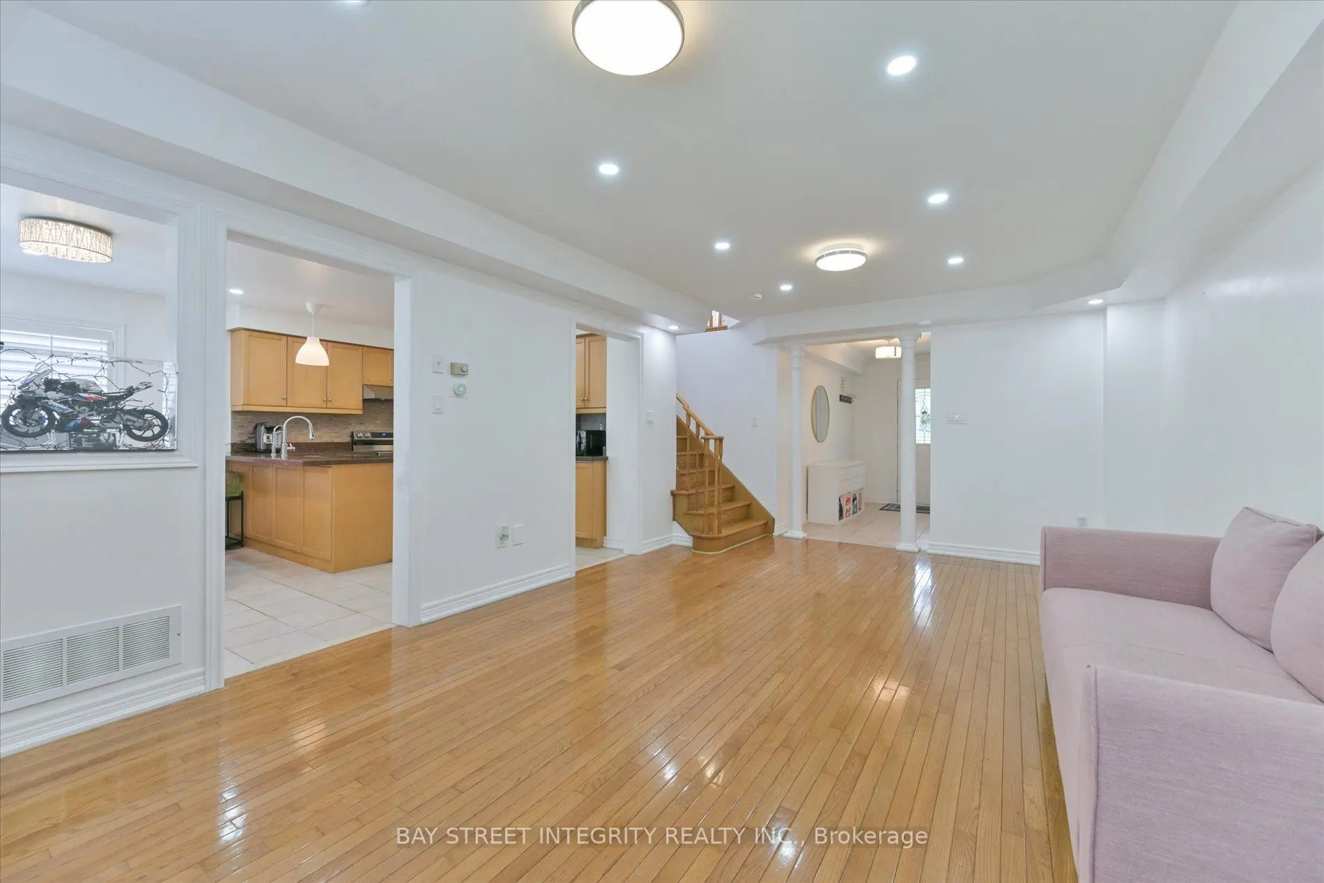 32 Sail Crescent