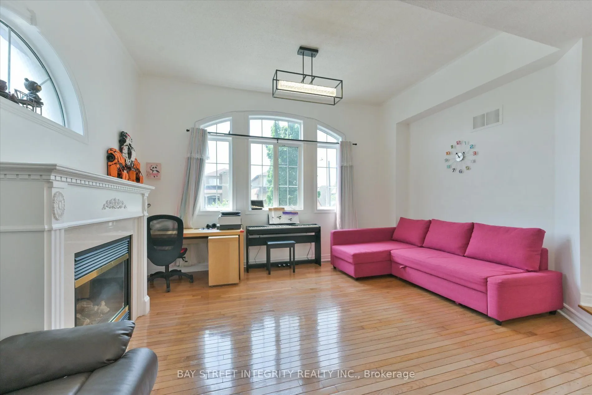 32 Sail Crescent