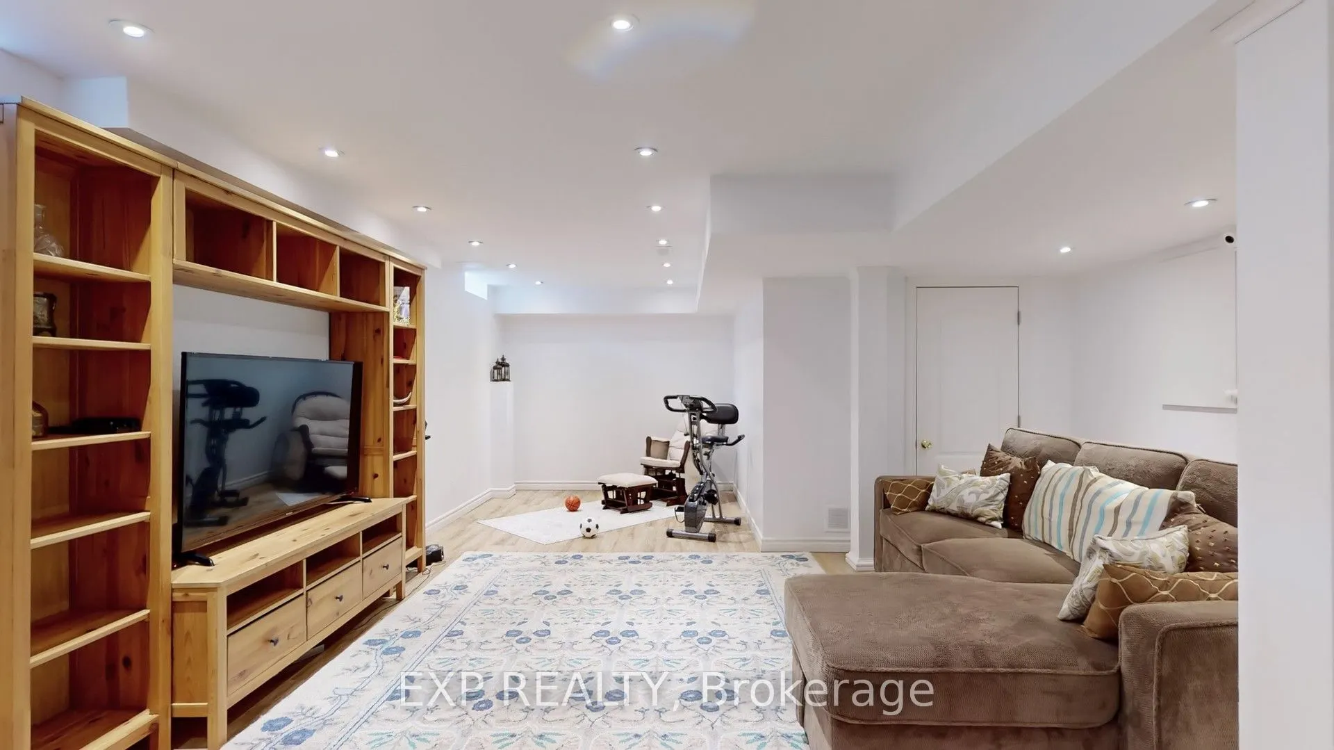 136 Donald Stewart Crescent