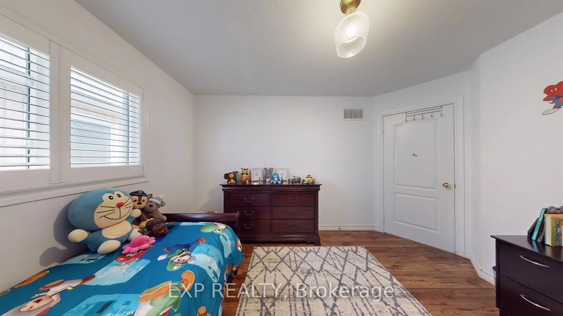 136 Donald Stewart Crescent