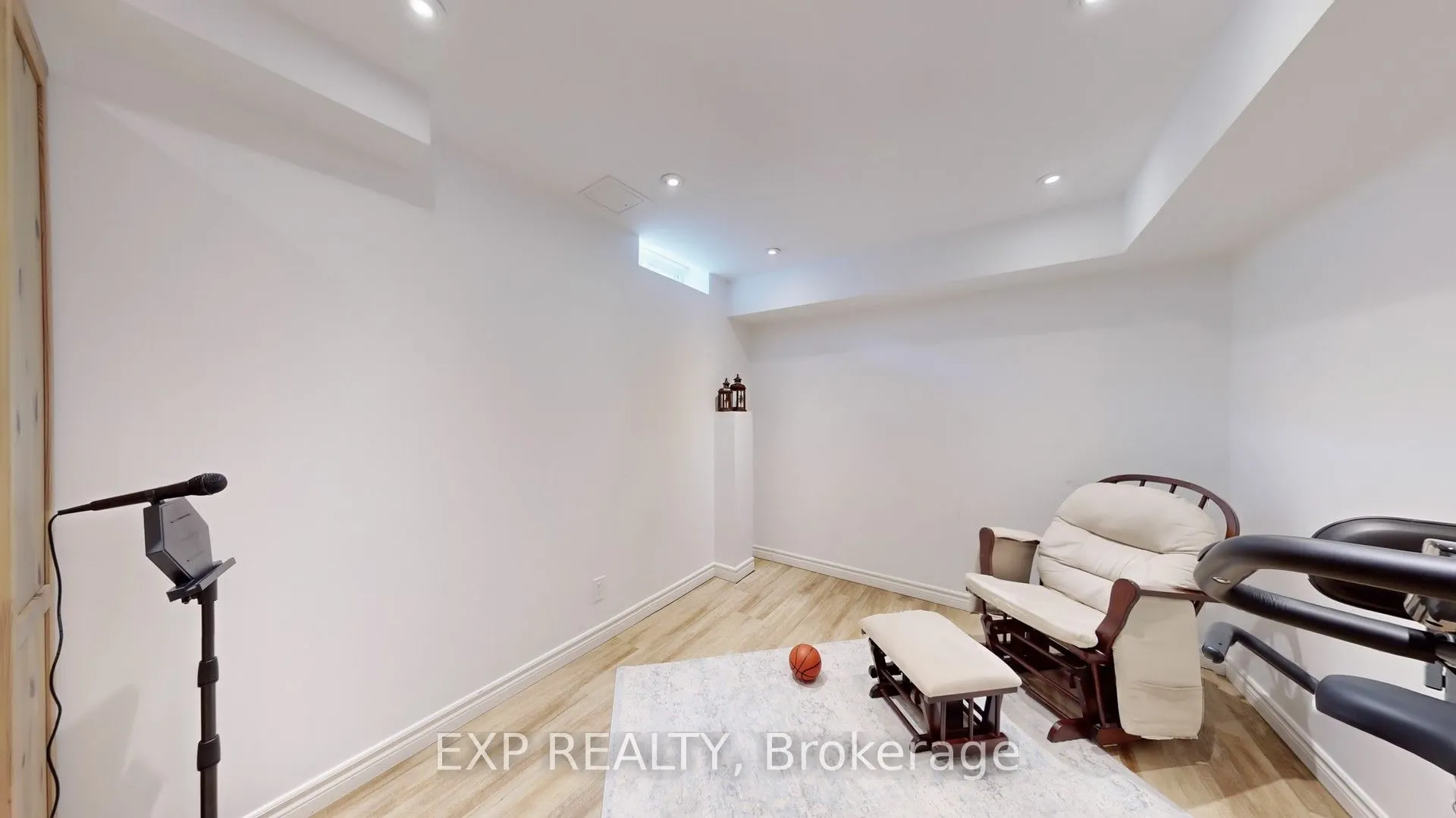 136 Donald Stewart Crescent