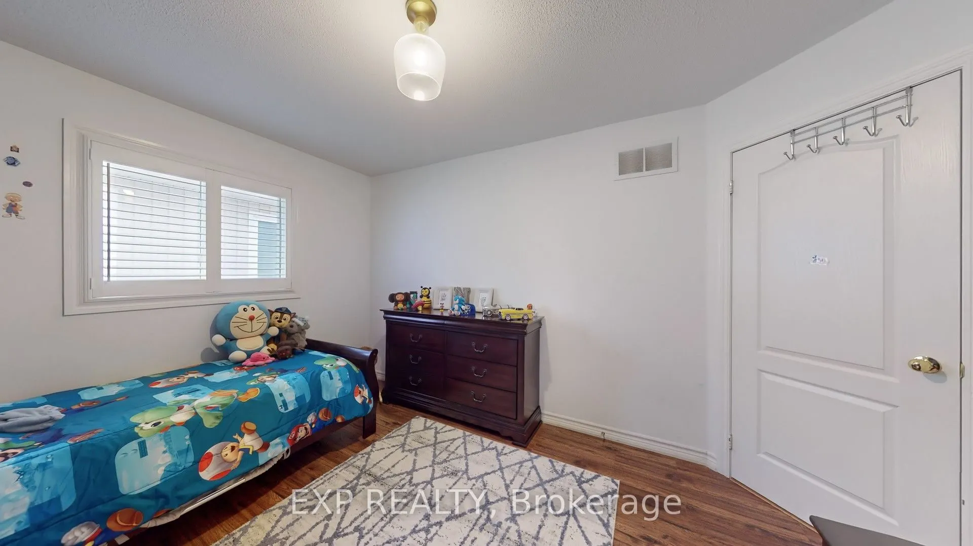 136 Donald Stewart Crescent
