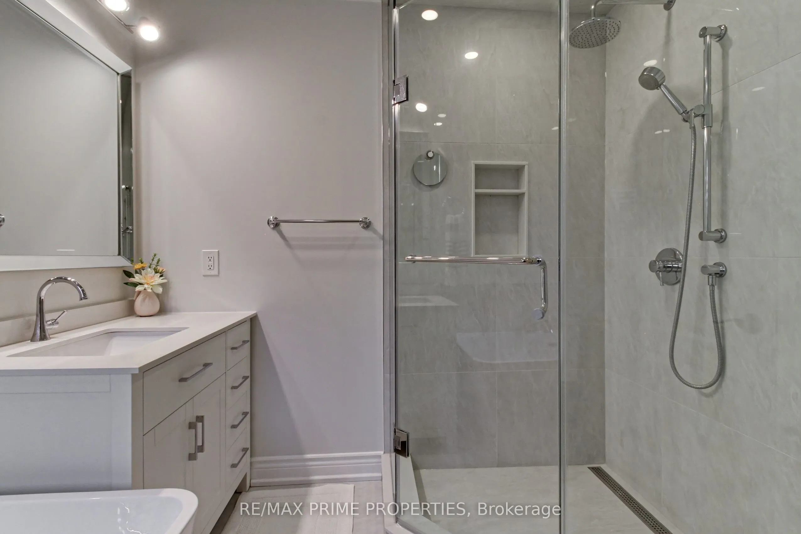 11 Kerfoot Crescent
