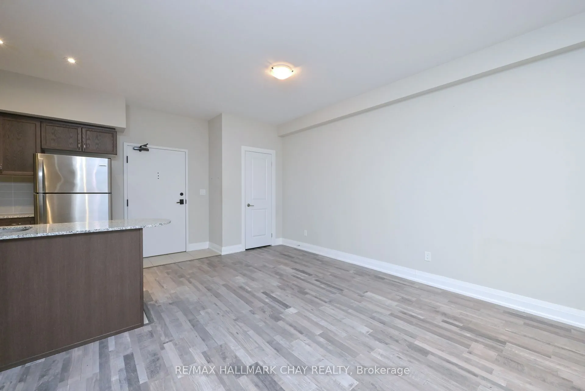 157 Wellington Street E, #109