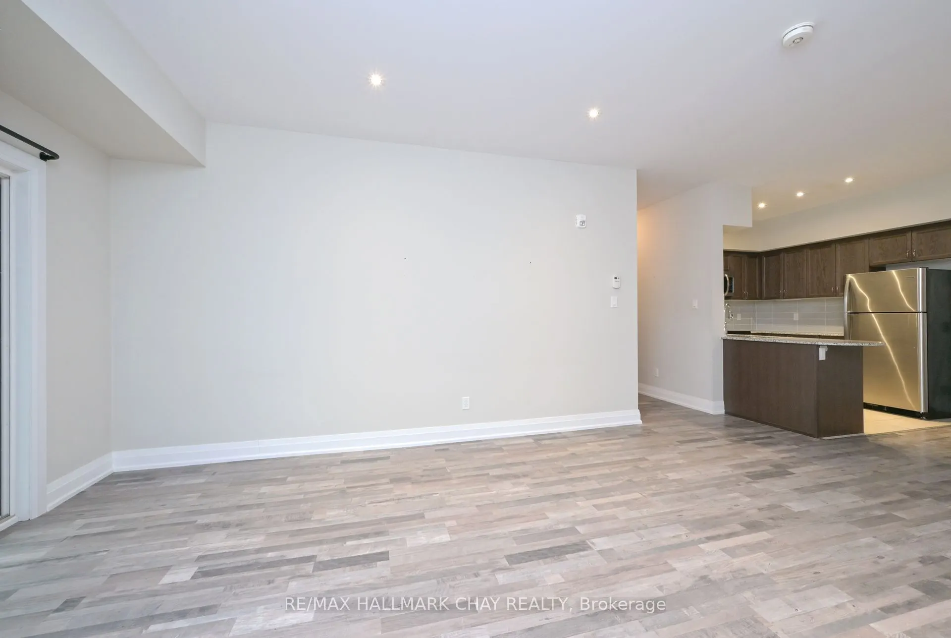157 Wellington Street E, #109